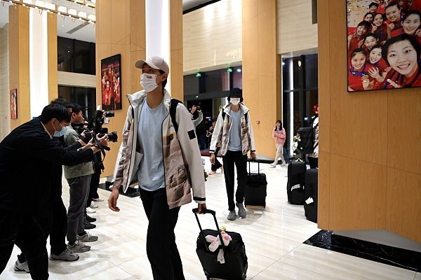 张婧仪：“其实我挺害怕科技的发展的，因为我觉得它会让我们变懒。