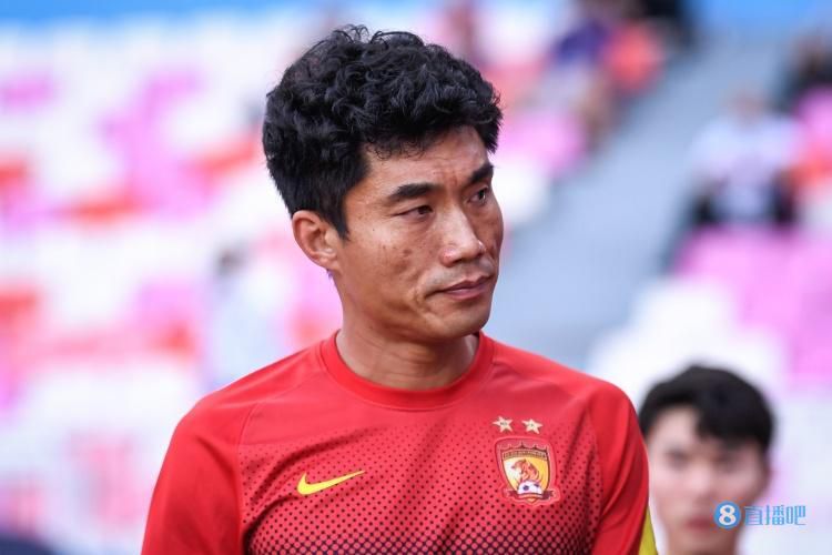 助教阵容何家煊毕业于浙江传媒学院剪辑导演专业，现任电影频道杭州基地AIGC影像部研究员。