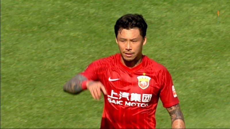 当代人类与它们素未谋面,但是实体化的图像将历史的其他维度放置于现实中。