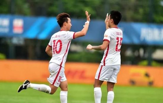 《误杀》稳居亚军，单日票房2403万，环比下跌56.64%，累计票房5.63亿，暂列2019年度国产电影票房榜第16位。