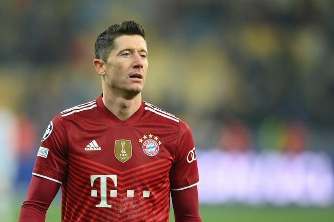 众多网友怀疑片中木村拓哉过人舞技却并非他亲自演出。