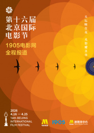 主演新剧《肯尼迪》聚焦著名政治家族 2 堪比时装周!