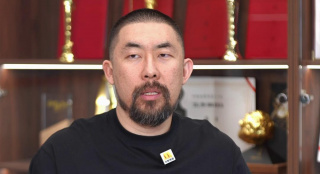 直到2023年《流浪地球2》上映，其衍生品预售额远超预期，机器狗“笨笨”的预售额甚至突破千万，才真正展现出国内IP消费市场的潜力。